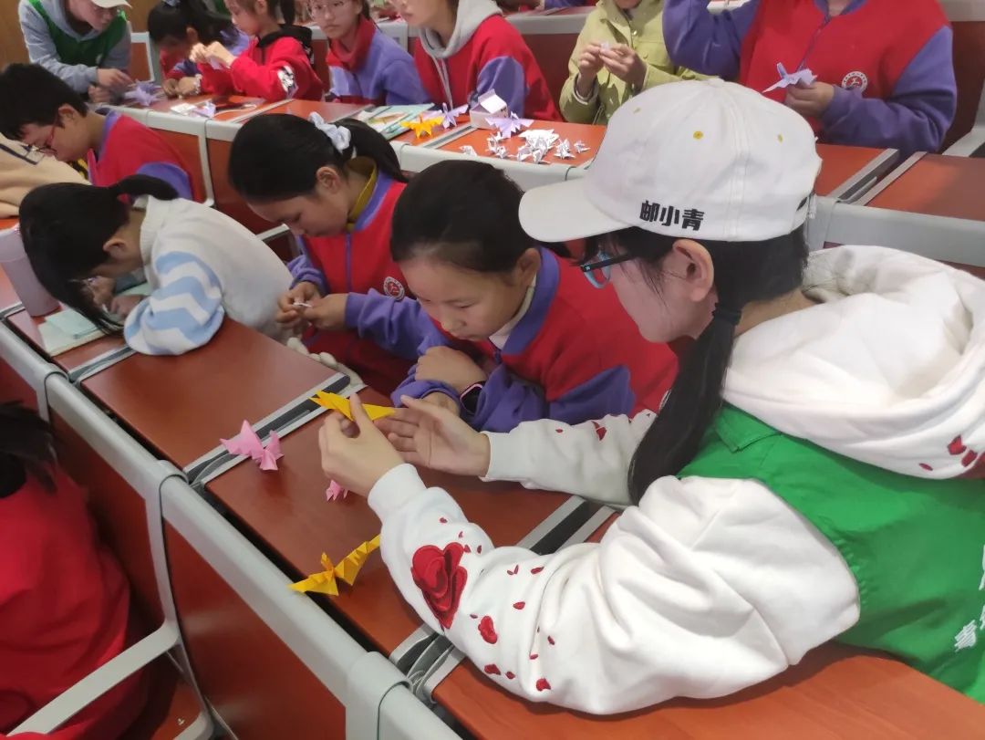 罗家坝社区“青少年之家”开展“中华民族，我知我荣”主题活动