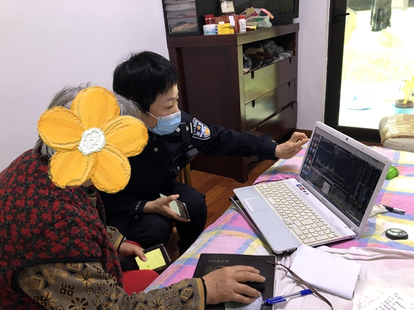 女民警劝导,女民警暖心劝导