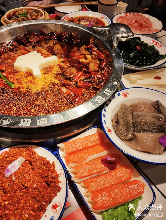 成都又新添一大波“明星店”!关晓彤的奶茶、黄晓明的复古烤肉、网红厨师王刚的秘制卤菜…都来啦