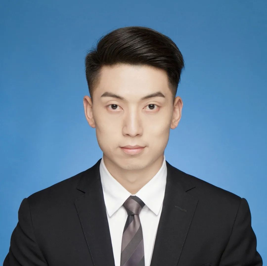 向优秀看齐向榜样靠拢,向优秀的前辈们看齐