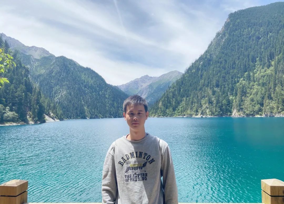 向优秀青年看齐,向优秀的人才们看齐的表现