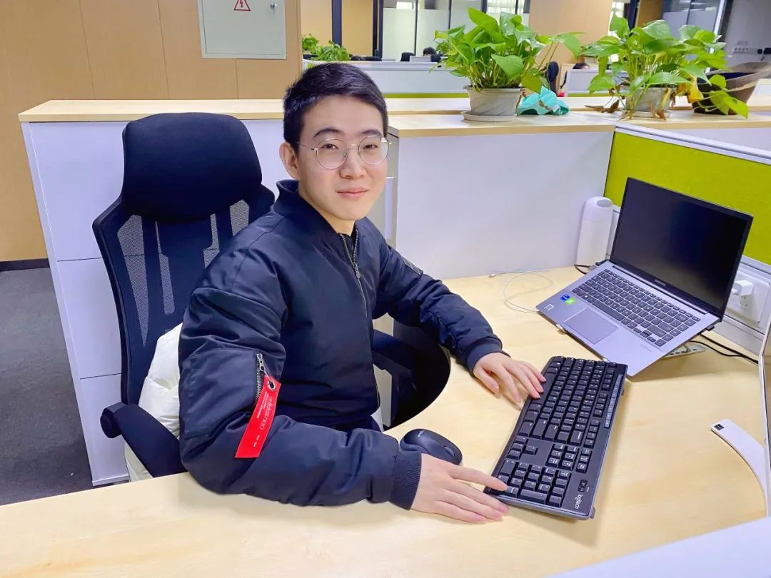 向优秀青年看齐,向优秀的人才们看齐的表现