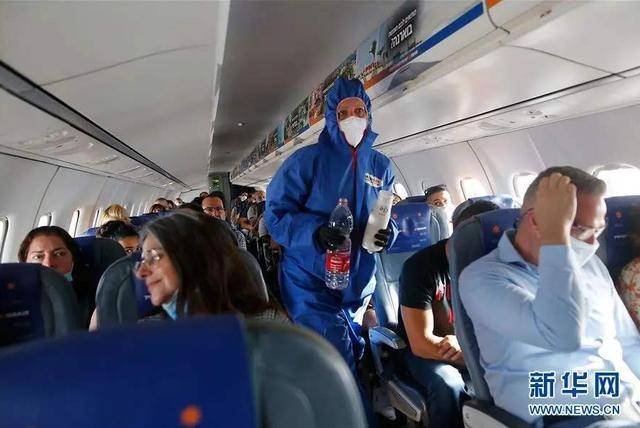 外媒称中国民航局建议空乘穿纸尿裤？一则旧闻的标题*党**