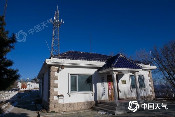 一座山一个人一只狗,一座山一个人一条路完整版