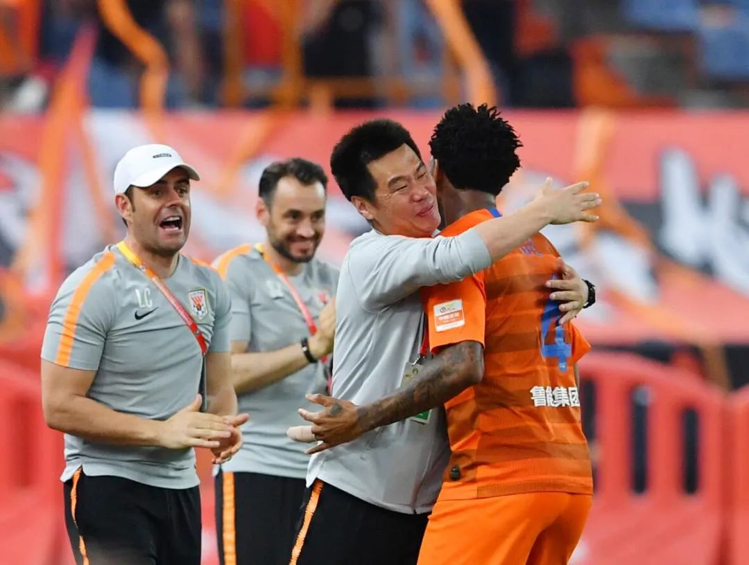 李霄鹏招国足教练,李霄鹏引进鲁能主教练