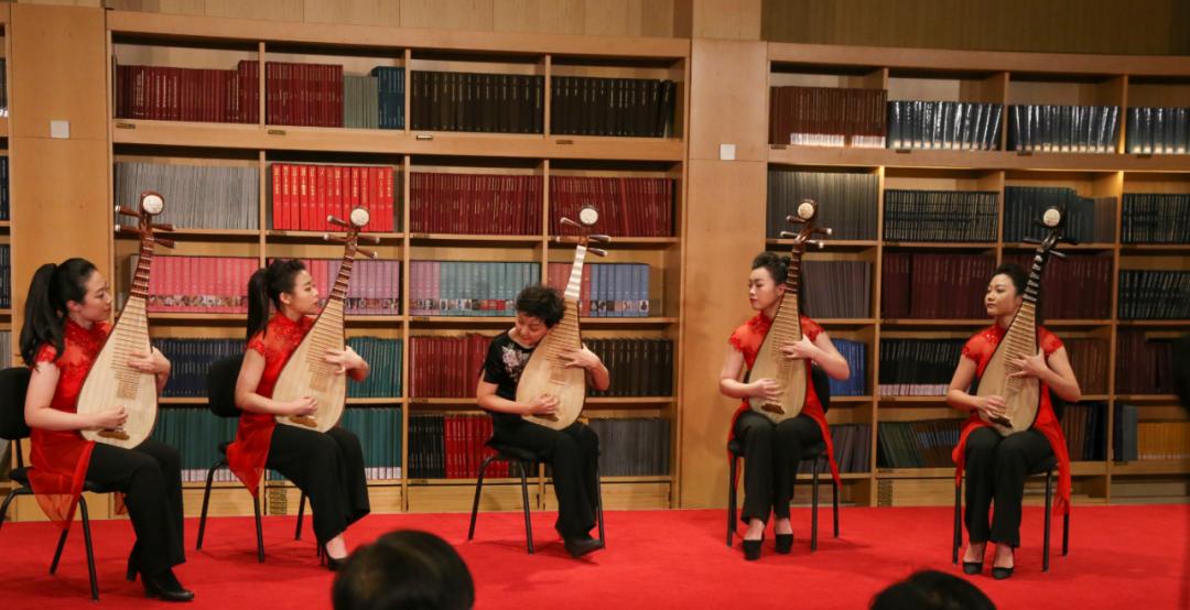 爱乐女,爱乐乐团演唱女人花