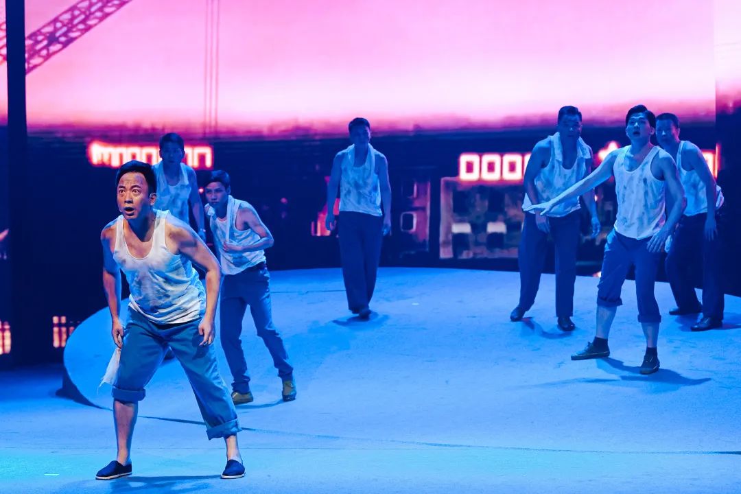 大浪街道拍了拍“你”，并递上2020成绩单