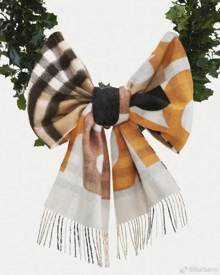 配饰狂|程潇的大牌围巾，logo特大但不显老