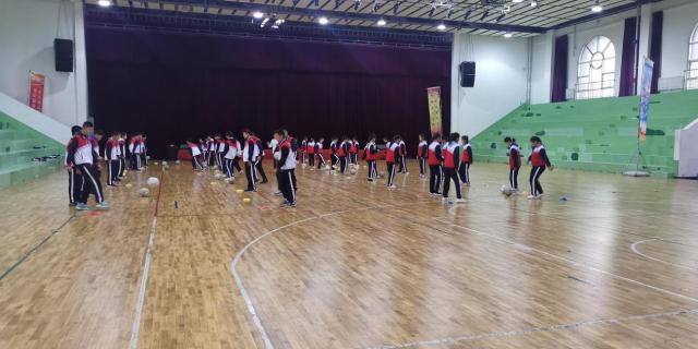 烟台港城中学：社团汇报精彩纷呈，校园生活绚丽多姿