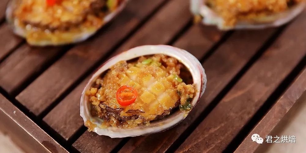 鲍鱼蒸粉丝蒜蓉正宗做法,蒜蓉鲍鱼的最正宗做法蒸几分钟