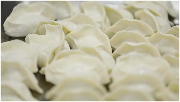 疫情期间年夜饭有新吃法,疫情期间年夜饭怎么样