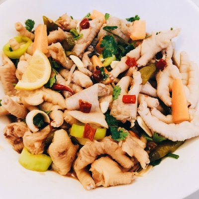 年夜饭柠檬泡鸡爪家庭做法,年夜饭开胃凉拌菜爽口无骨鸡爪