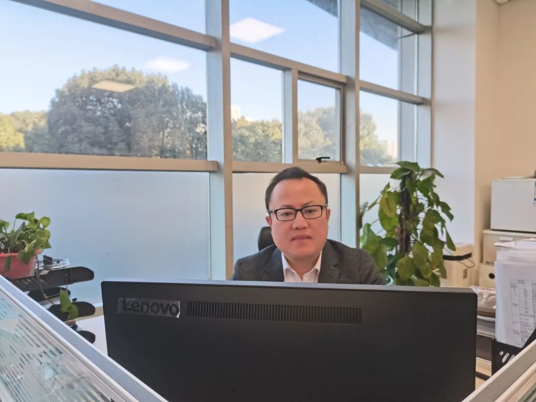 榜样8有哪些人,榜样八位优秀人物