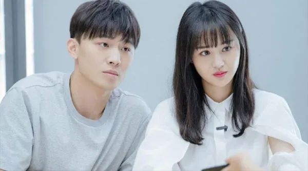 代孕弃养?!郑爽彻底凉凉,中央政法委:钻法律空子,这绝不是无辜!普拉达:终止所有合作!央视:令人愤怒