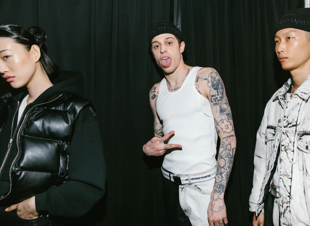 今年男装流行什么款式冬款,今年男装流行什么颜色