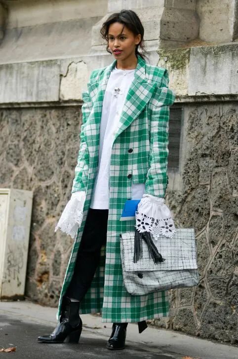 双面羊绒大衣为啥很贵,穿上羊绒大衣一定很好看