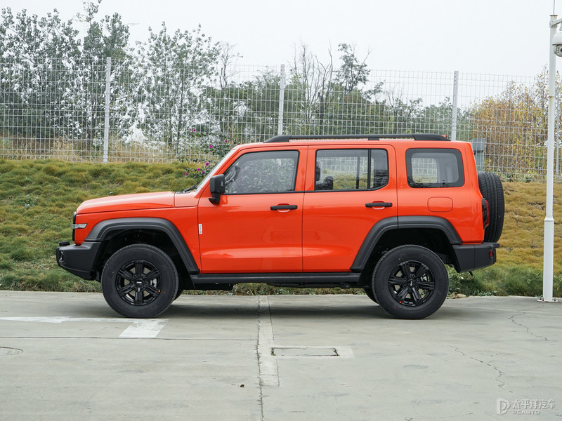 又想跑高速又想兼顾越野的车推荐,坦克300和途达哪个更值得买