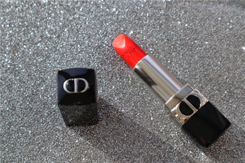 凭借不老神颜抢到男神45岁却难逃变老变丑的命运她到底做错了什么？