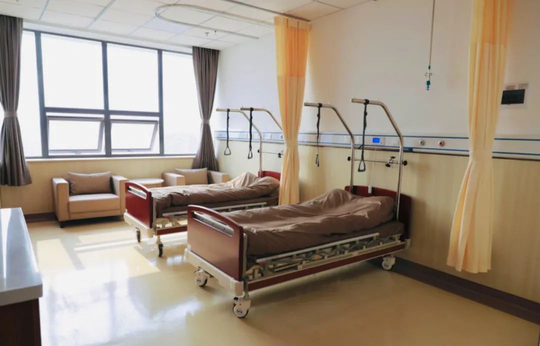 成都第一骨科医院营业时间,成都青羊第一骨科医院怎么样