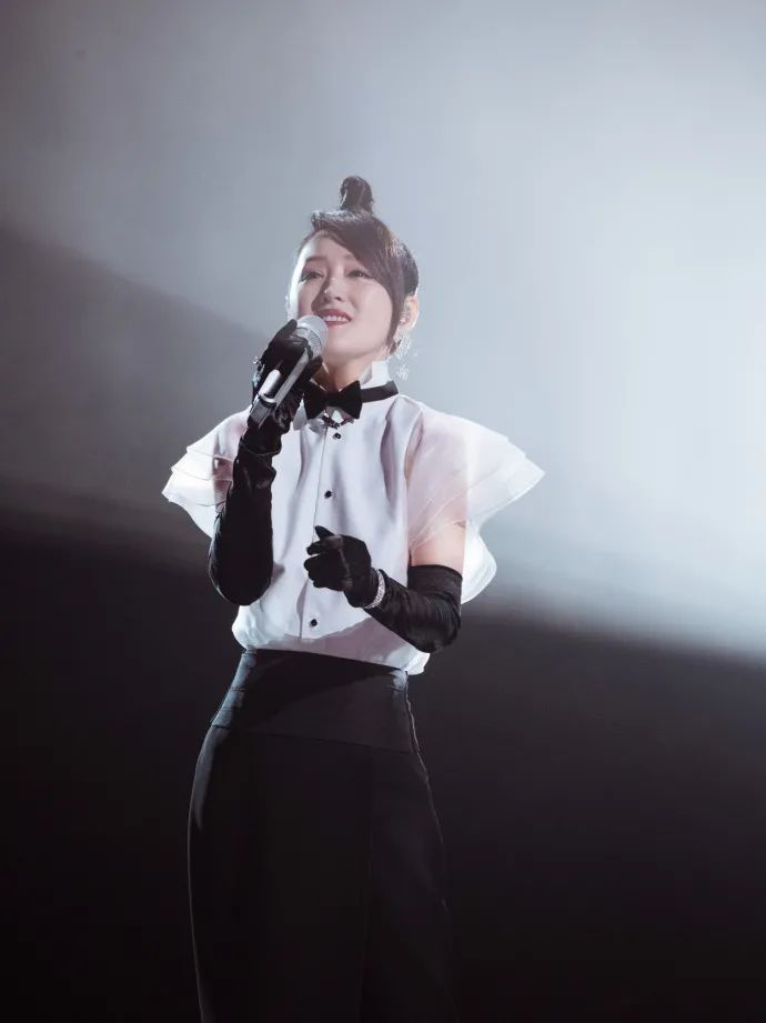 41岁张柏芝颜值有多绝,41岁张柏芝皮肤紧致似少女