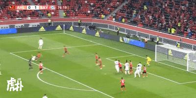 拜仁大胜巴萨莱万,莱万破门拜仁客场1-0领先