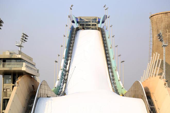 揭秘冬奥场馆体验普利司通冰锐客轮胎