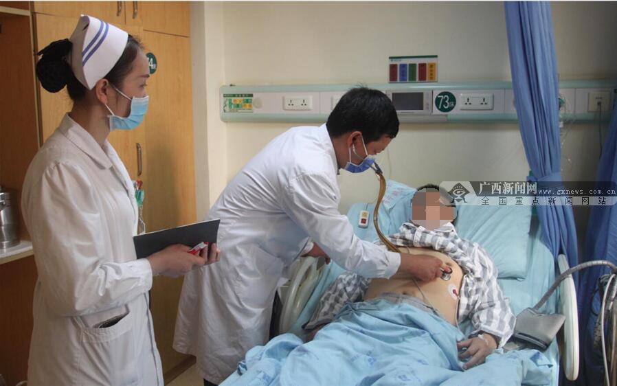 南宁一男子踢球突发心梗关键时刻要牢记这个手法