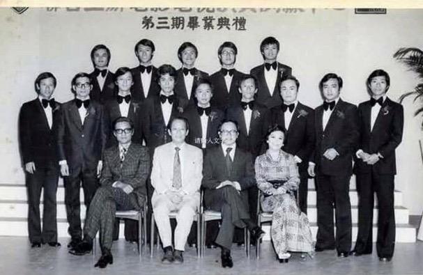 吴孟达一生回顾,吴孟达罕见亮相头发花白