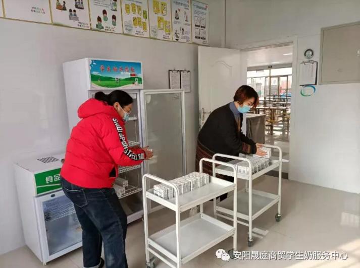 学生奶跟普通奶有区别吗,学生奶和纯牛奶是一样的吗