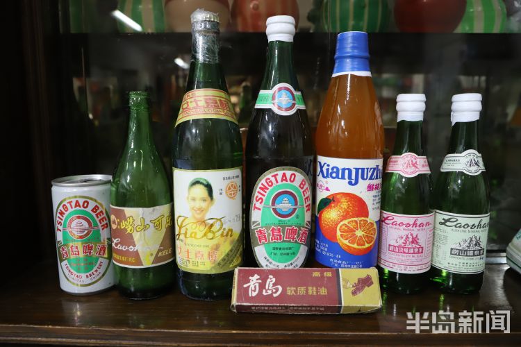 百味人生丨一箱过期方便面能卖3600!青岛小伙攒出“80后时光机”,收藏近6000件老物件