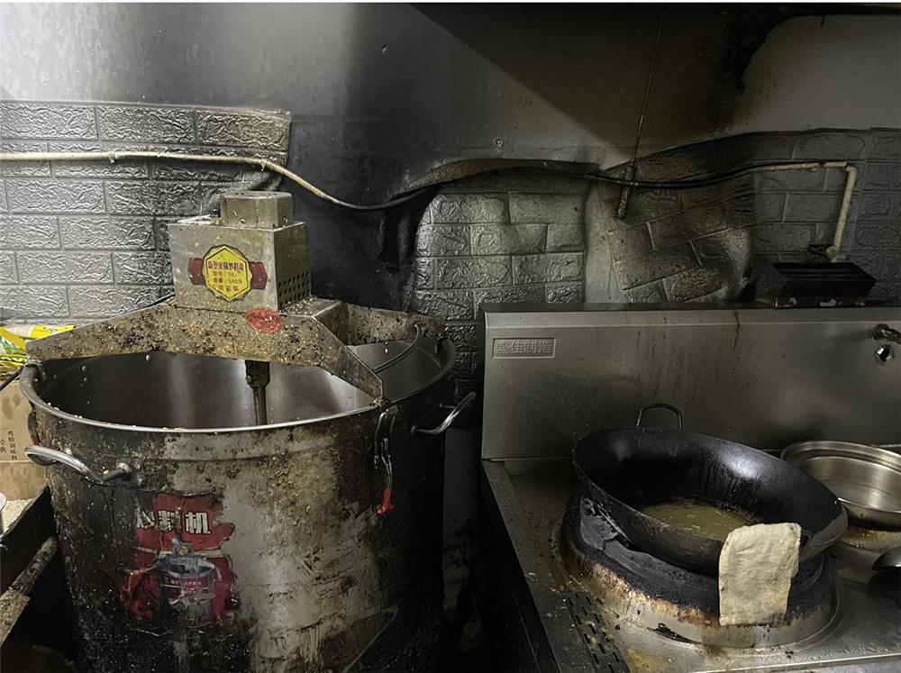 外卖小哥做法太解气,外卖小哥自己动手做餐