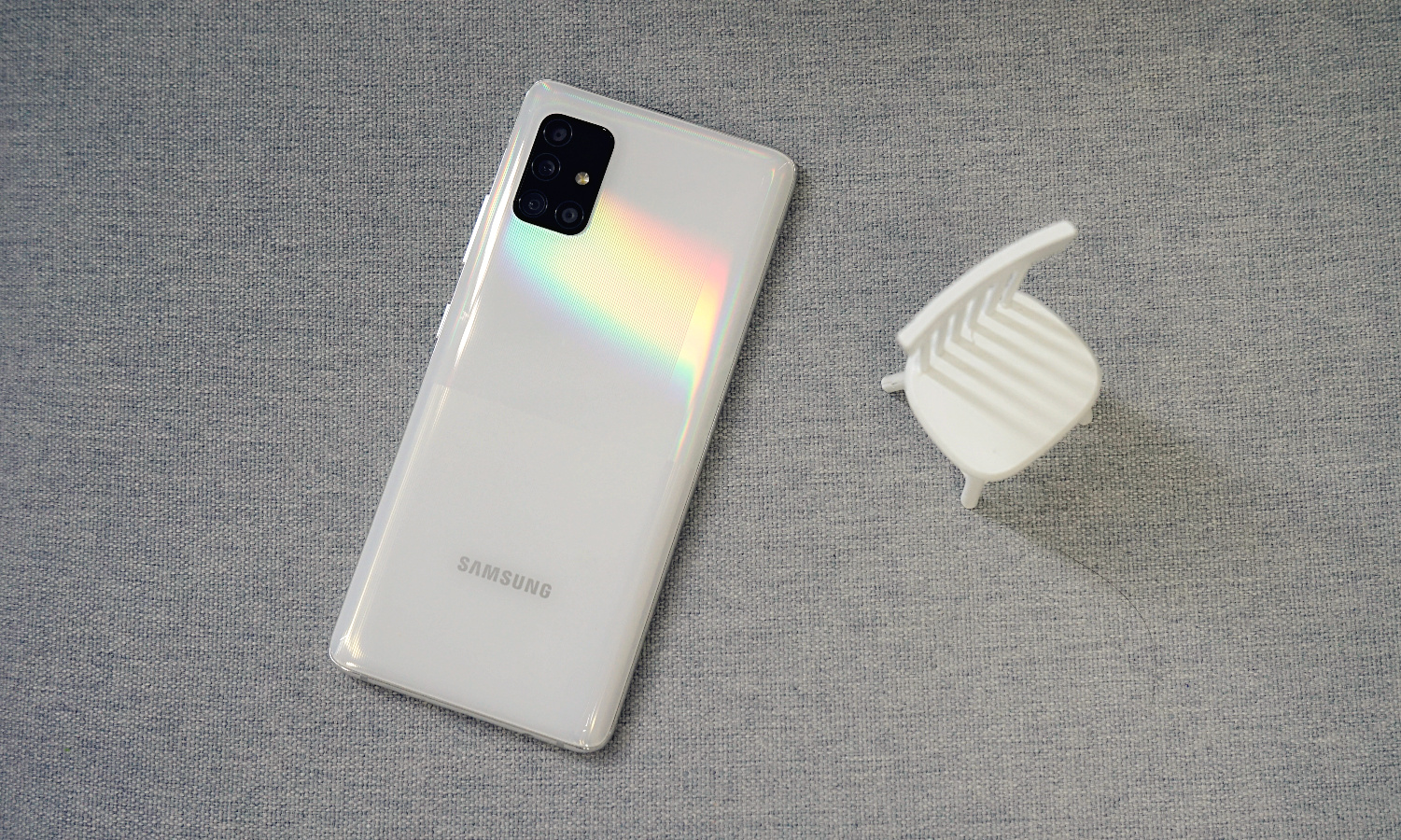 lg手机哪年退市,lg手机销量2018年