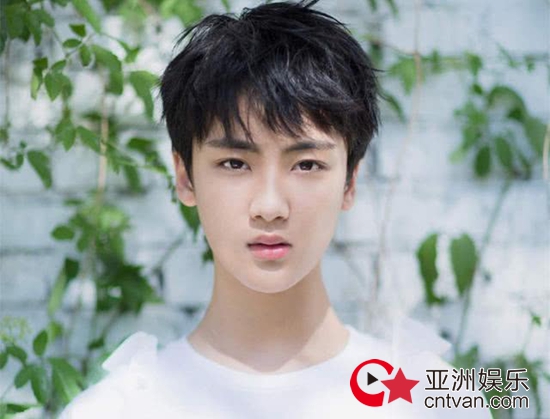 演员边程就未成年吸烟道歉边城个人资料曝光