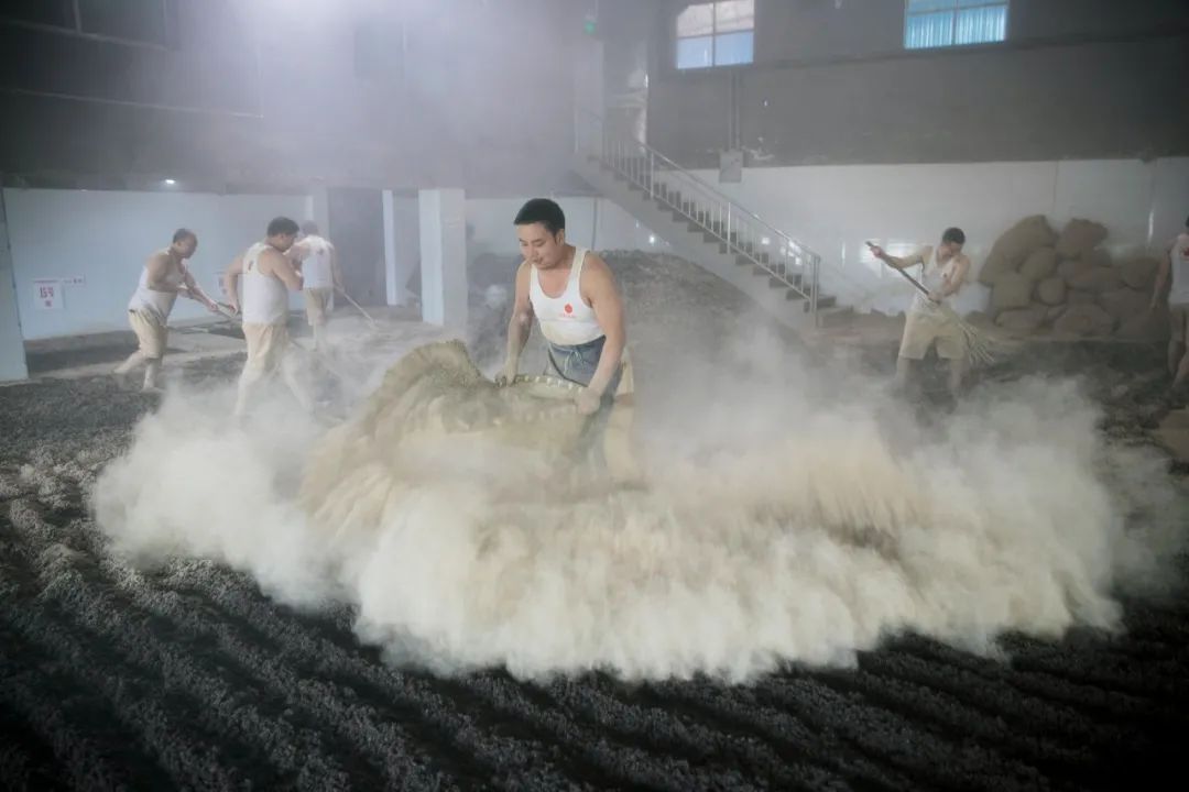 国酒茅台镇全景图片,国酒茅台镇