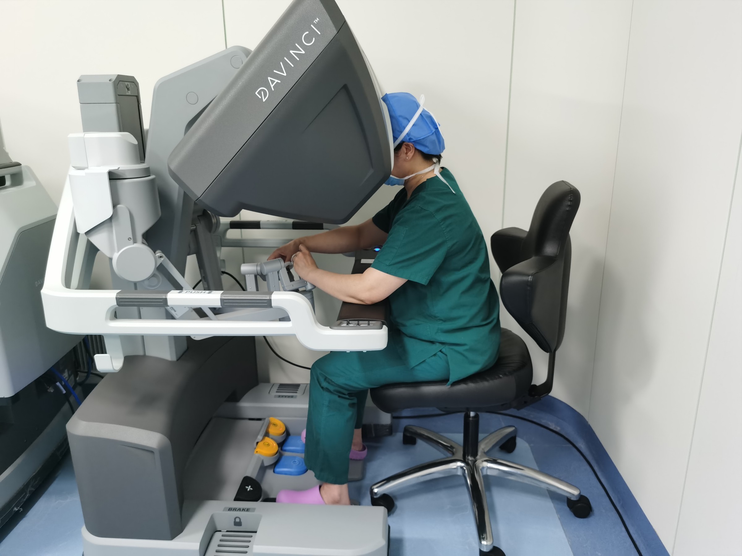 华西医院巨大肿瘤手术,四川华西达芬奇机器人手术