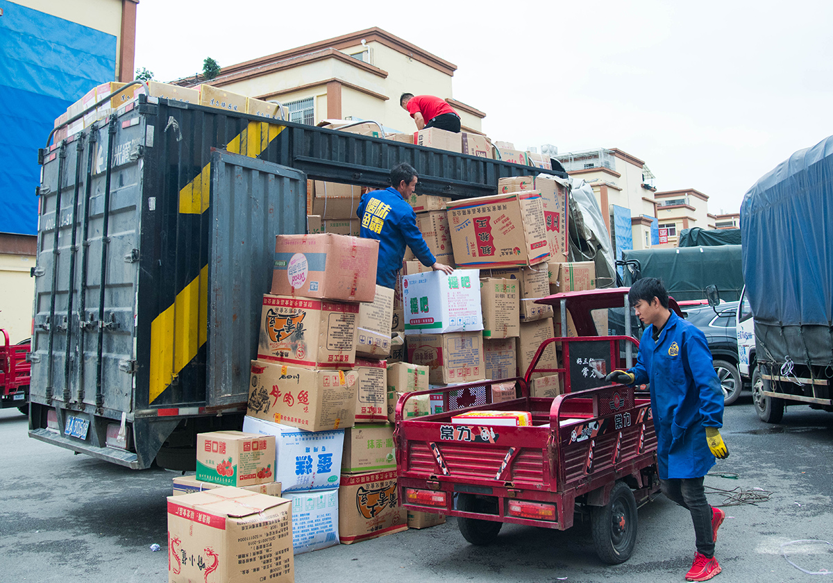 卖零食不起眼但是能发大财,在贵阳卖水果一个月能赚多少钱