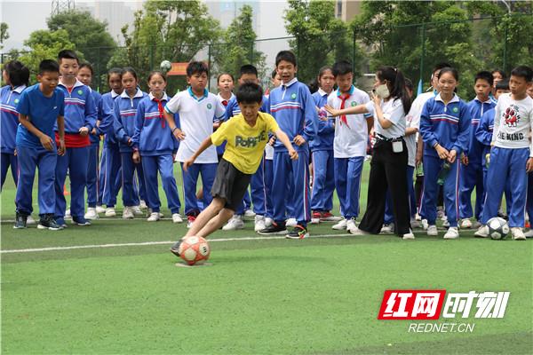 长沙砂子塘天华小学足球队,长沙市南雅校园足球比赛