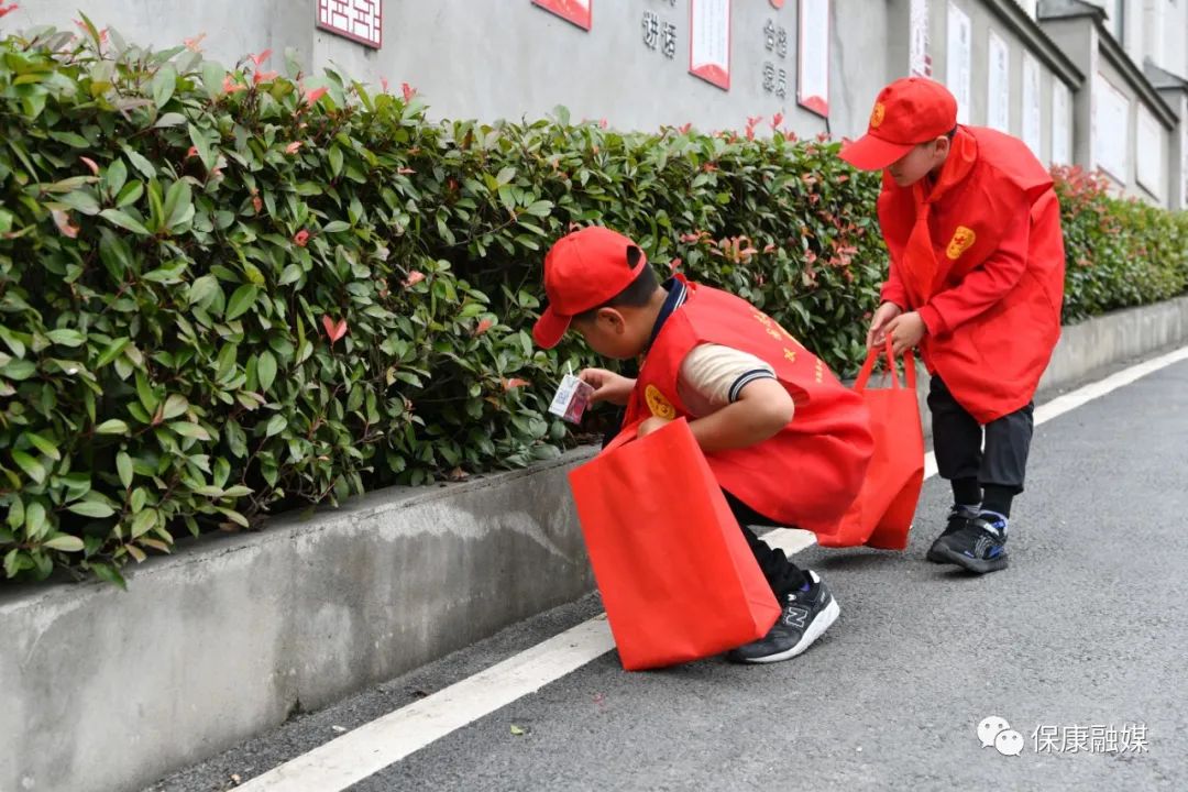 这位新时代好少年是保康县城关镇小学的准字号“公益达人”