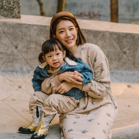 宋米秦童装副业「1个月只卖3件」!曝每天业绩挂蛋:损失300万