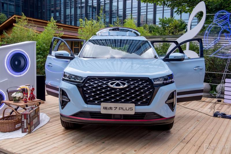 新款起亚嘉华实车曝光,2022丰田皇冠陆放豪华版图片