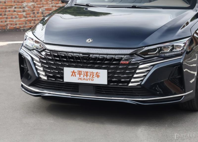 新款起亚嘉华实车曝光,2022丰田皇冠陆放豪华版图片