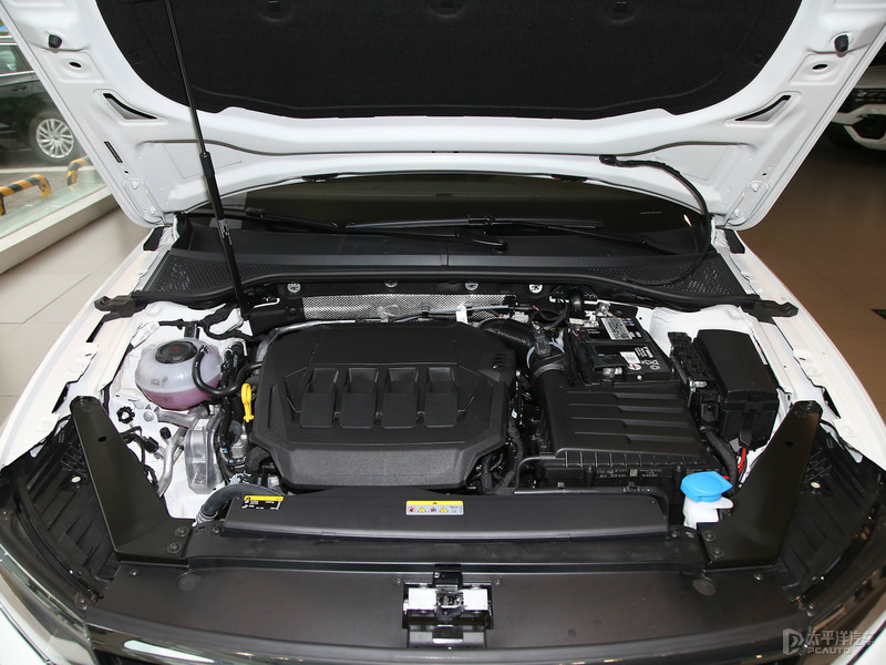 新款起亚嘉华实车曝光,2022丰田皇冠陆放豪华版图片