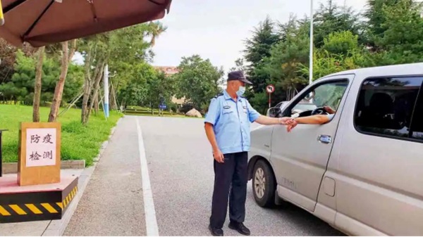 坚守一线抗击疫情,向支援一线抗击疫情的人员致敬