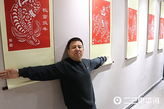 一把剪刀一张纸的图片,一把剪刀剪纸