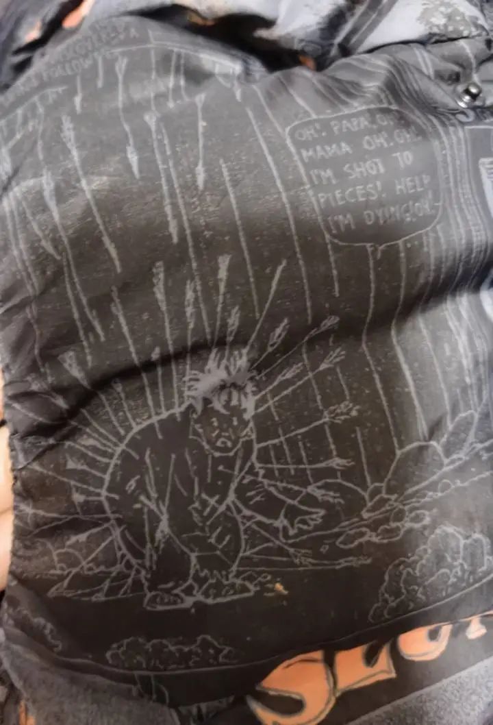 *力暴**、性暗示.....很多人在买的知名童装竟是这种画风！浙江宝妈怒了：设计师是怎么想的