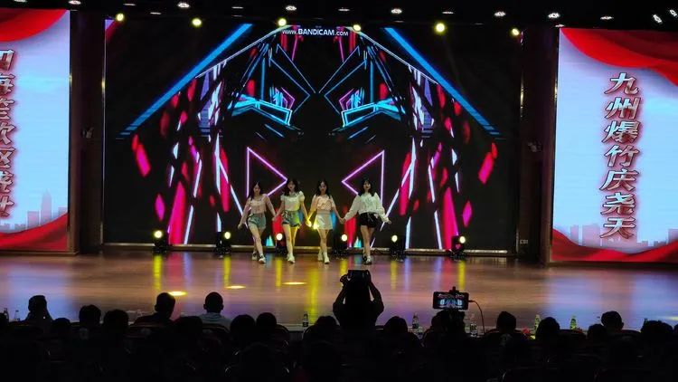 共青城市中学,共青城市中学国庆晚会2020