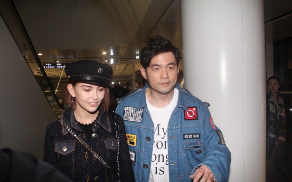 周杰伦晒昆凌照片,周杰伦晒合照大赞昆凌演技