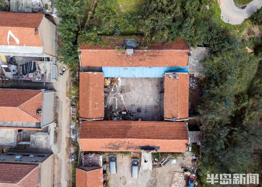 这所小学1996年结束教学使命，当年做校舍的四合院依然完好