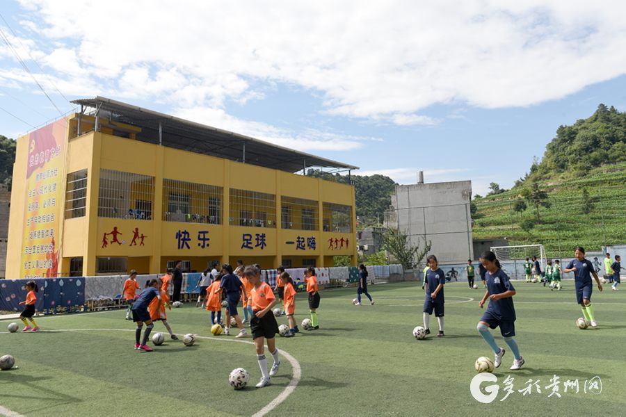 足球女孩登上欧国联决赛大屏,欧洲女子国家联赛