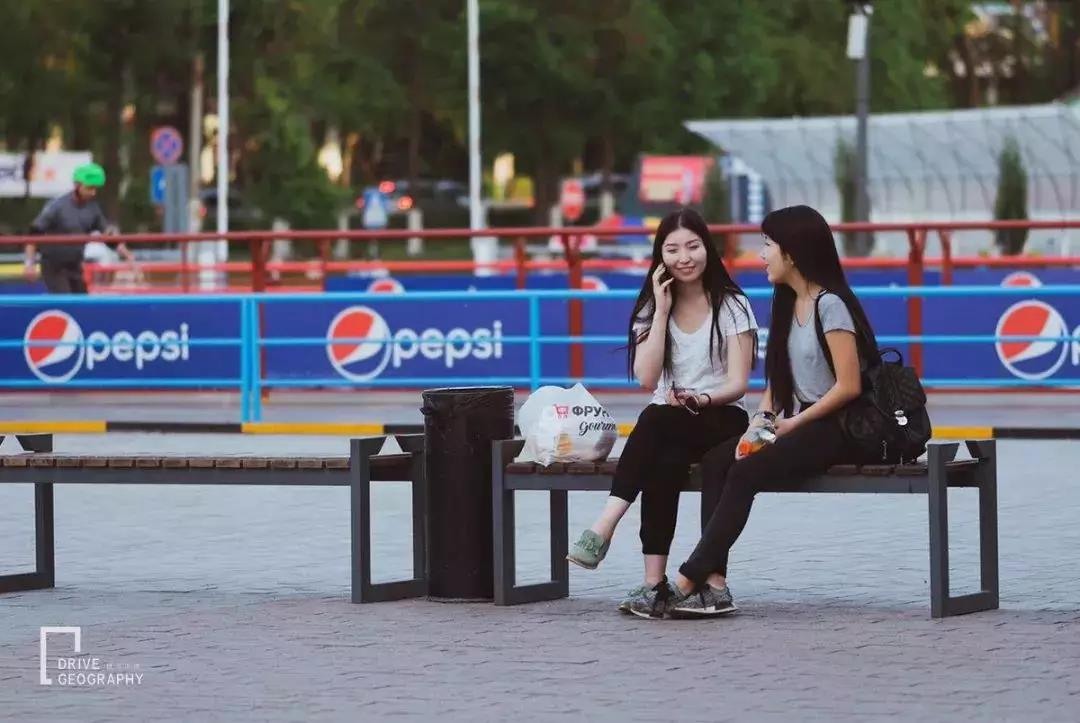 中国牌照车在国外自驾游,开中国牌照车去外国